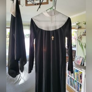 Nun Costume - Med.
